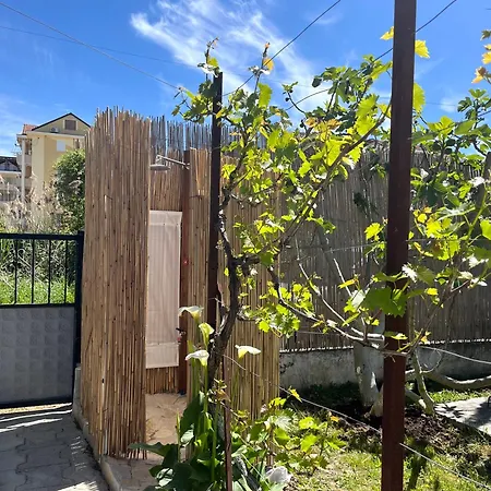 度假居 Seaside With Garden