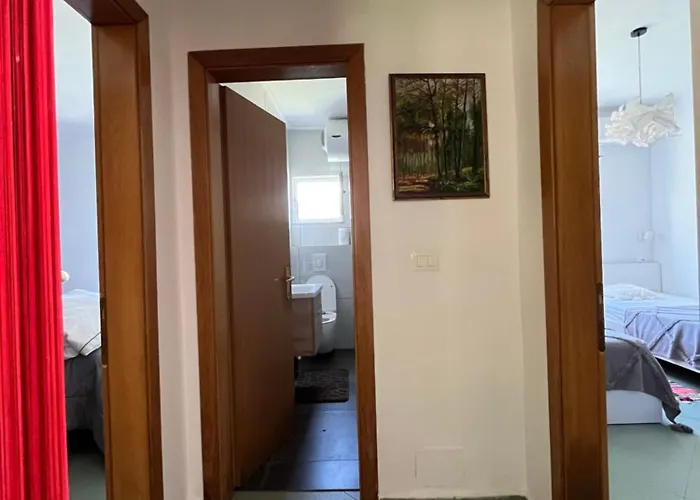 Vakantiehuis Seaside With Garden Golem (Tirana)