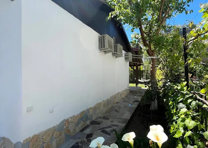 Seaside With Garden Vakantiehuis